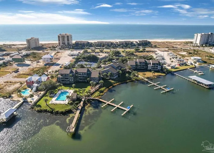 Needle Rush Point E34 Access 2 Pools Riverfront Private Pensacola